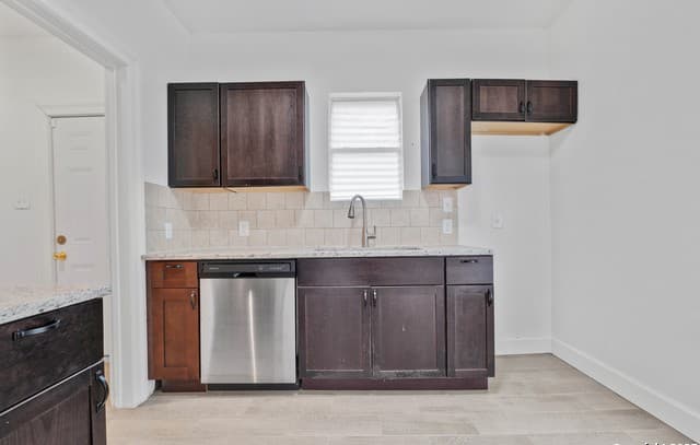 438  Vanderbilt, San Antonio, TX 78210 — photo 9