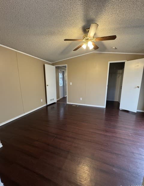 110  Deer Park Unit UNIT B, La Vernia, TX 78121 — photo 11