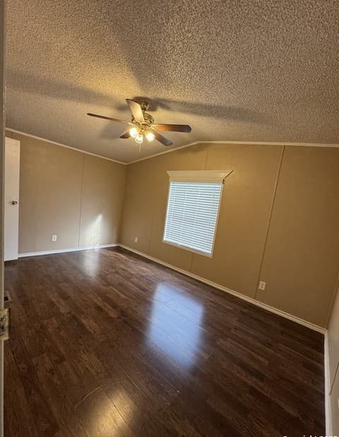 110  Deer Park Unit UNIT B, La Vernia, TX 78121 — photo 2