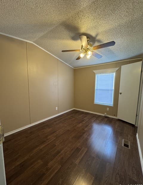 110  Deer Park Unit UNIT B, La Vernia, TX 78121 — photo 3