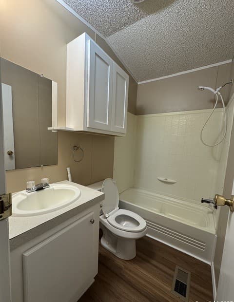 110  Deer Park Unit UNIT B, La Vernia, TX 78121 — photo 4