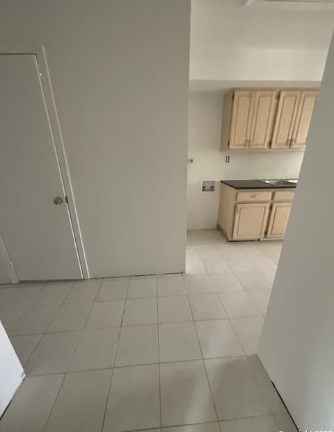 1218  Gardina Unit 1218, San Antonio, TX 78201 — photo 5