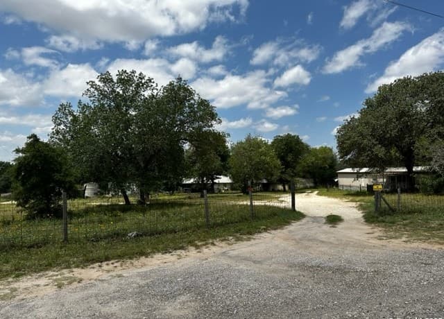 145  Highland Rd, Poteet, TX 78065 — photo 2