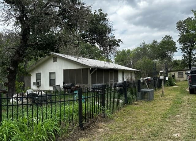 145  Highland Rd, Poteet, TX 78065 — photo 3