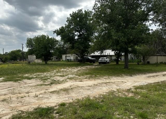145  Highland Rd, Poteet, TX 78065 — photo 4