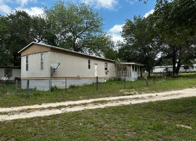 145  Highland Rd, Poteet, TX 78065 — photo 9