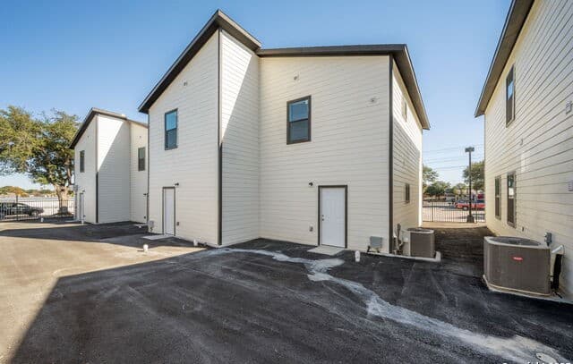 8719  Wurzbach Unit 302, San Antonio, TX 78240 — photo 16