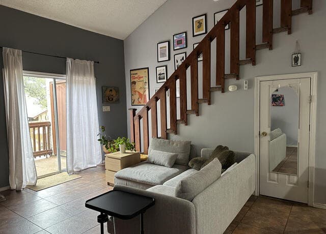 10527 Perrin Beitel Unit B204
