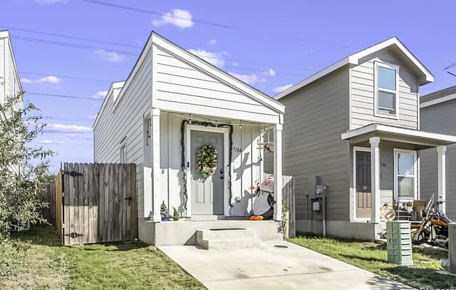 7184  Elm, San Antonio, TX 78244 — photo 2