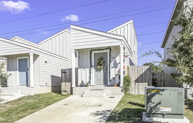 7184  Elm, San Antonio, TX 78244 — photo 3