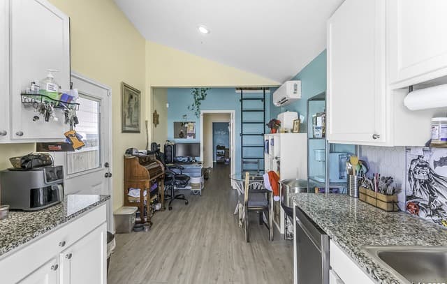 7184  Elm, San Antonio, TX 78244 — photo 9