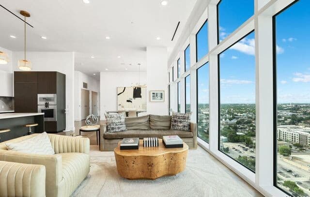 123  Lexington Unit 1806, San Antonio, TX 78205 — photo 2