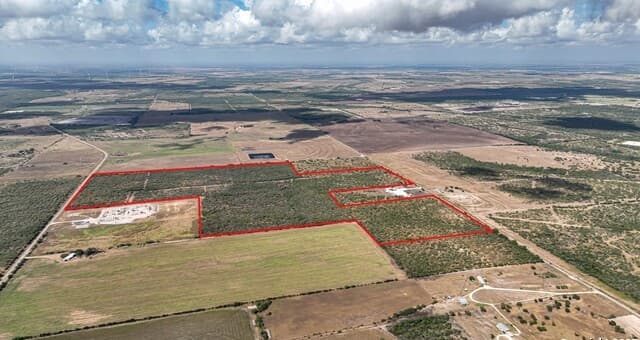 10+/- ACRES  Cr 152, Kenedy, TX 78119 — photo 2