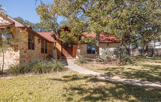 1200  Doe Run, Fredericksburg, TX 78624 — photo 3