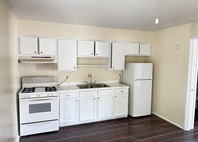 5602  Bienville Unit C-6, San Antonio, TX 78233 — photo 6