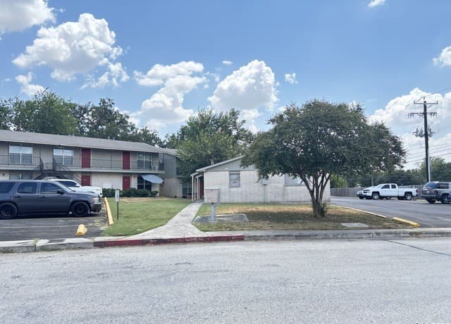 5603  Bienville Unit E-7