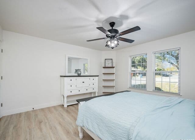 8403  Maple Ridge, San Antonio, TX 78239 — photo 12
