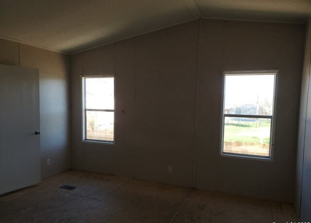 754  Kayroe Rd, Adkins, TX 78101 — photo 3