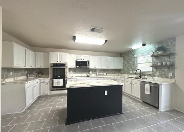 8111  Academic Post, San Antonio, TX 78250 — photo 5