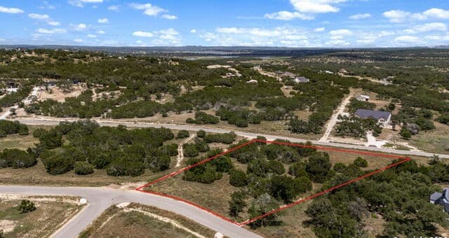 1746  Paradise Pkwy, Canyon Lake, TX 78133 — photo 2