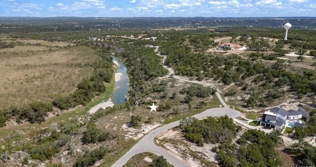 933  Blueridge Vw, Canyon Lake, TX 78133 — photo 2