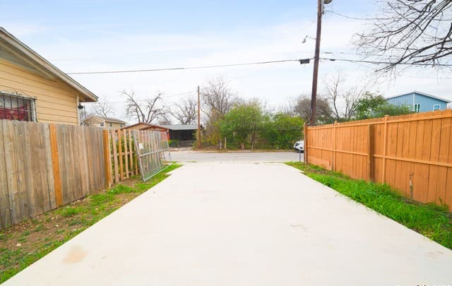 1610  Loma Vista, San Antonio, TX 78207 — photo 5