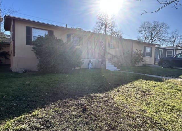 2911  Dall, San Antonio, TX 78228 — photo 2