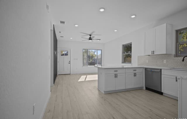 131  Chicago, San Antonio, TX 78210 — photo 6