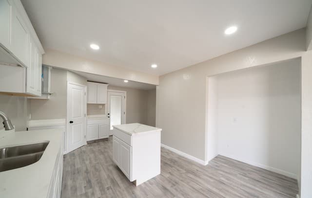 1050  Nw 38th St, San Antonio, TX 78228 — photo 11
