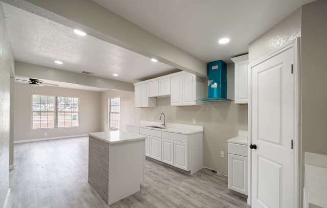 1050  Nw 38th St, San Antonio, TX 78228 — photo 13