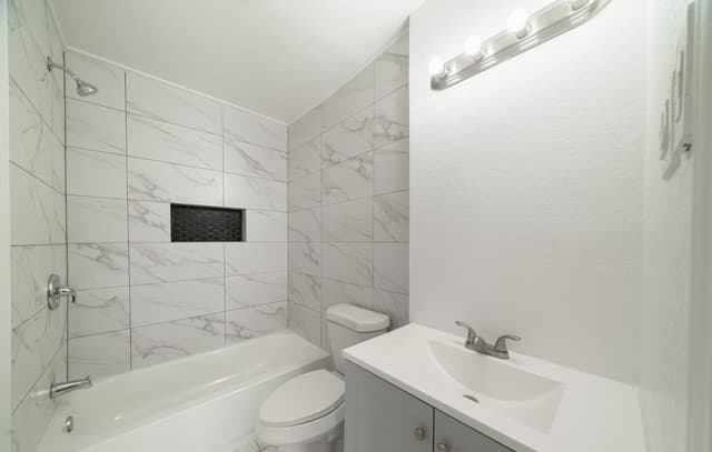 1050  Nw 38th St, San Antonio, TX 78228 — photo 15