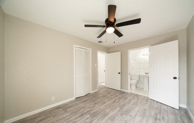 1050  Nw 38th St, San Antonio, TX 78228 — photo 16