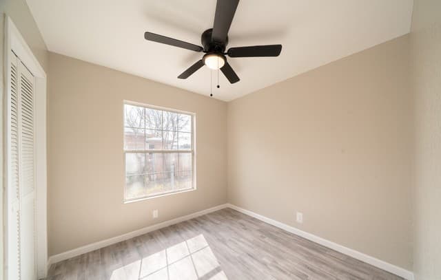 1050  Nw 38th St, San Antonio, TX 78228 — photo 20