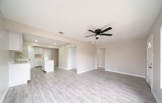 1050  Nw 38th St, San Antonio, TX 78228 — photo 23