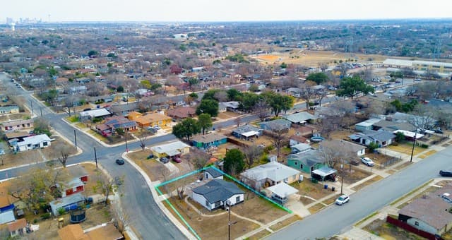 1050  Nw 38th St, San Antonio, TX 78228 — photo 25