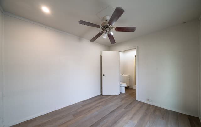1050  Nw 38th St, San Antonio, TX 78228 — photo 8