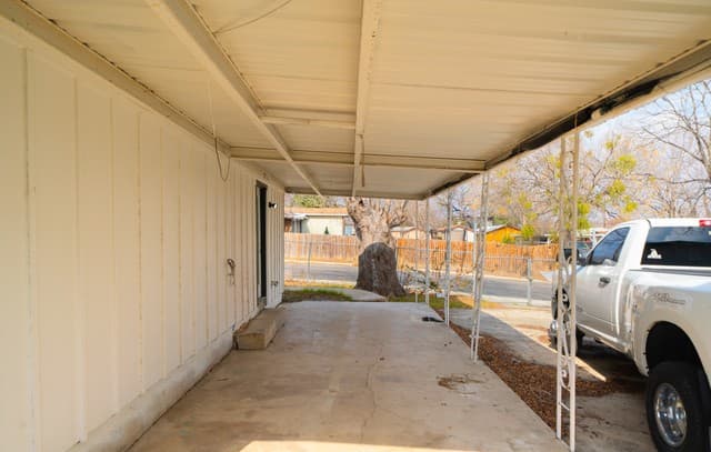 1050  Nw 38th St, San Antonio, TX 78228 — photo 9
