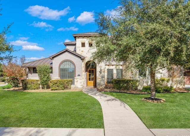 303 Regent Circle