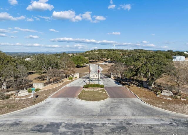 277  Palomino Springs, Bandera, TX 78003 — photo 2