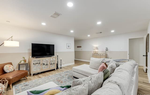 7035  Valmont, San Antonio, TX 78240 — photo 10