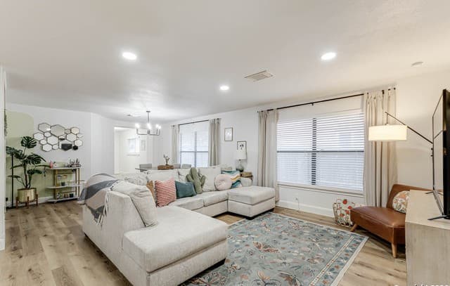 7035  Valmont, San Antonio, TX 78240 — photo 11