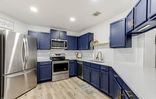 7035  Valmont, San Antonio, TX 78240 — photo 18