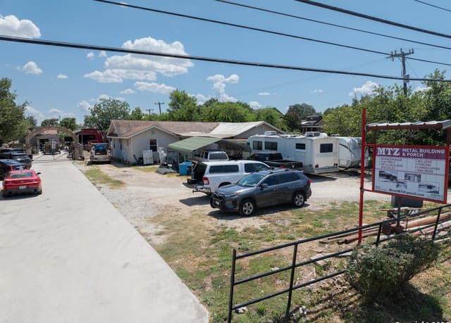 6764 Crestway