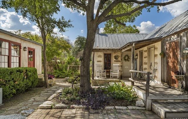 104  Austin, Fredericksburg, TX 78624 — photo 2