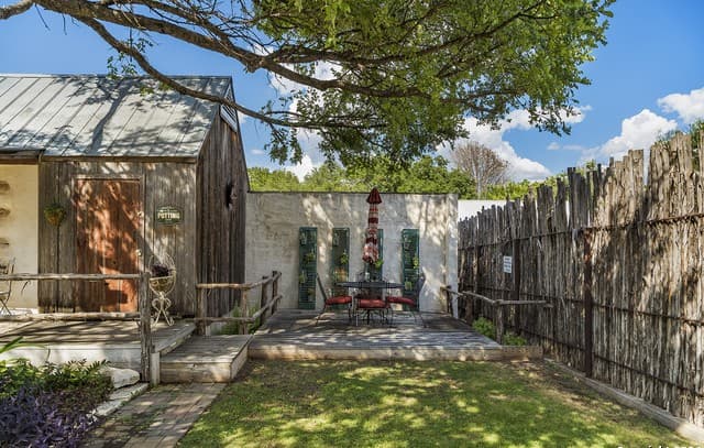 104  Austin, Fredericksburg, TX 78624 — photo 3