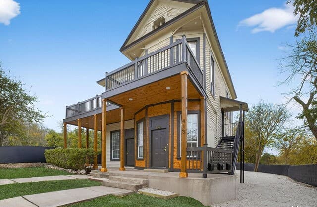 413 Nopal Unit 102