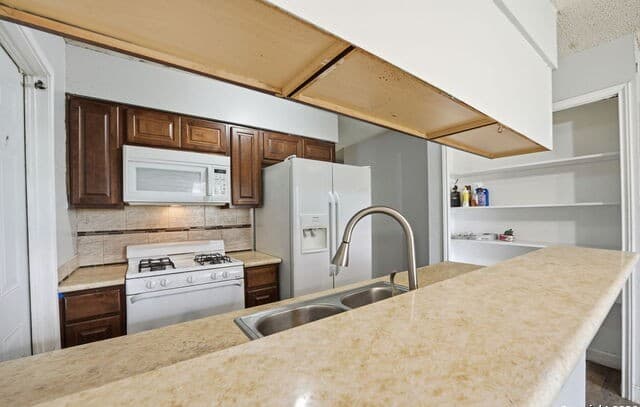 126  Meadow Way, Converse, TX 78109 — photo 11