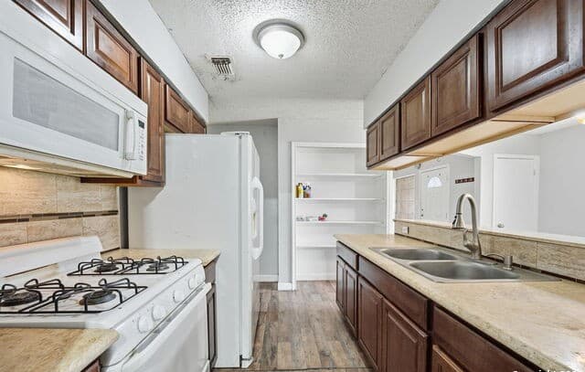 126  Meadow Way, Converse, TX 78109 — photo 9