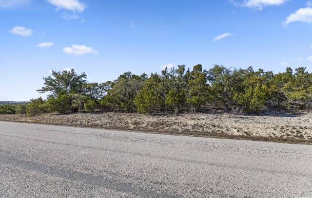 331  Ridge Point, Spring Branch, TX 78070 — photo 3