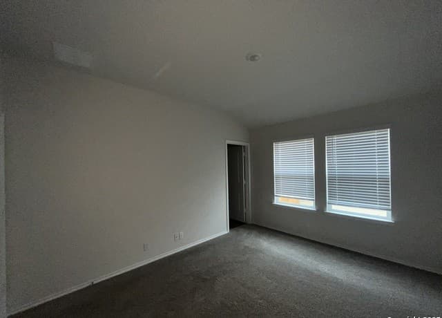 324  Middle Green Loop, Floresville, TX 78114 — photo 13